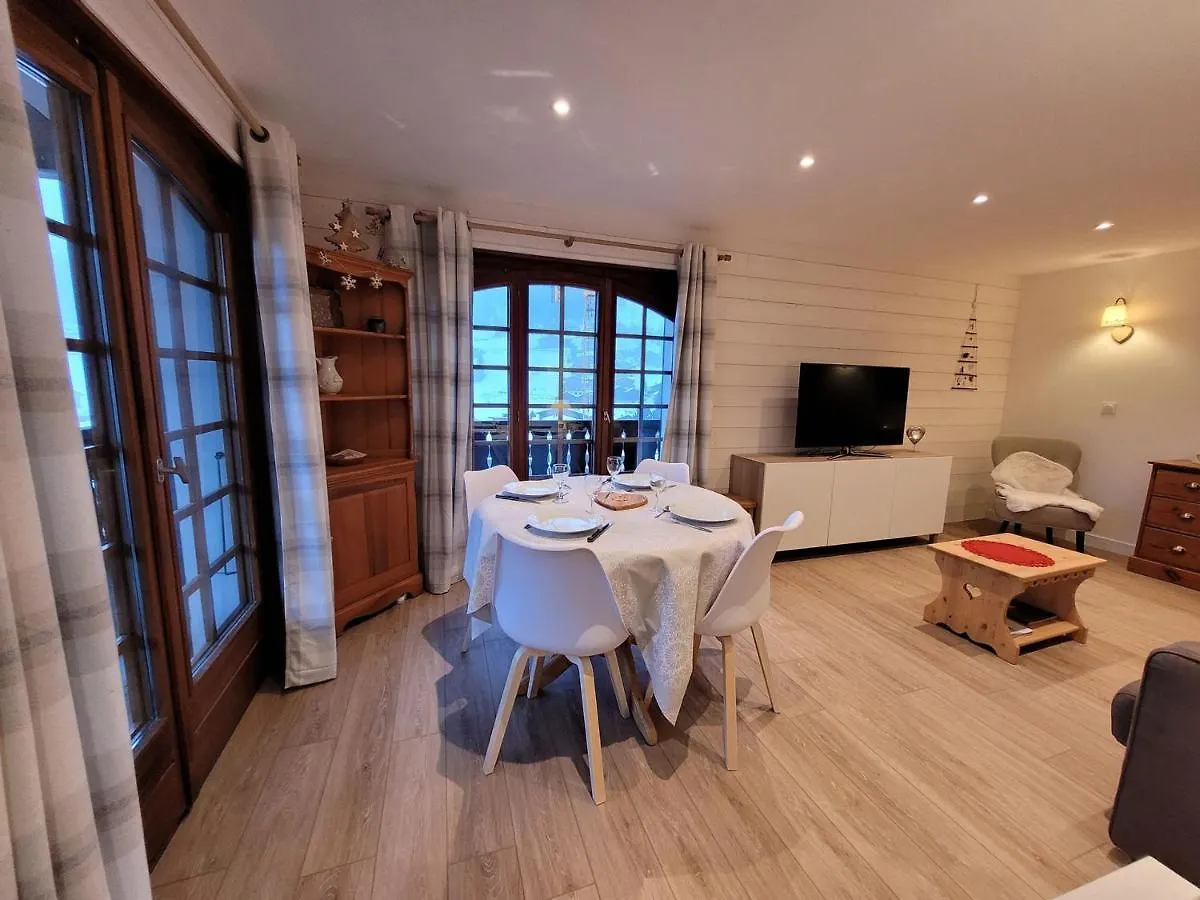Bel Appartement Renove 2 Pieces Avec Balcons, Proche Du Centre, Parking, Wi-Fi - Fr-1-598-119 Les Gets Apartment