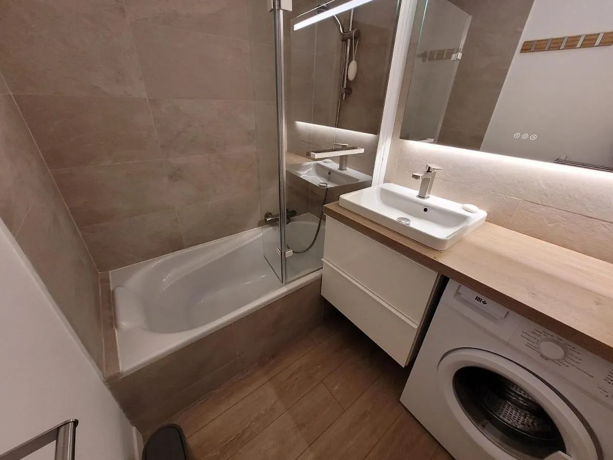 Bel Appartement Renove 2 Pieces Avec Balcons, Proche Du Centre, Parking, Wi-Fi - Fr-1-598-119 Les Gets 0*,  France