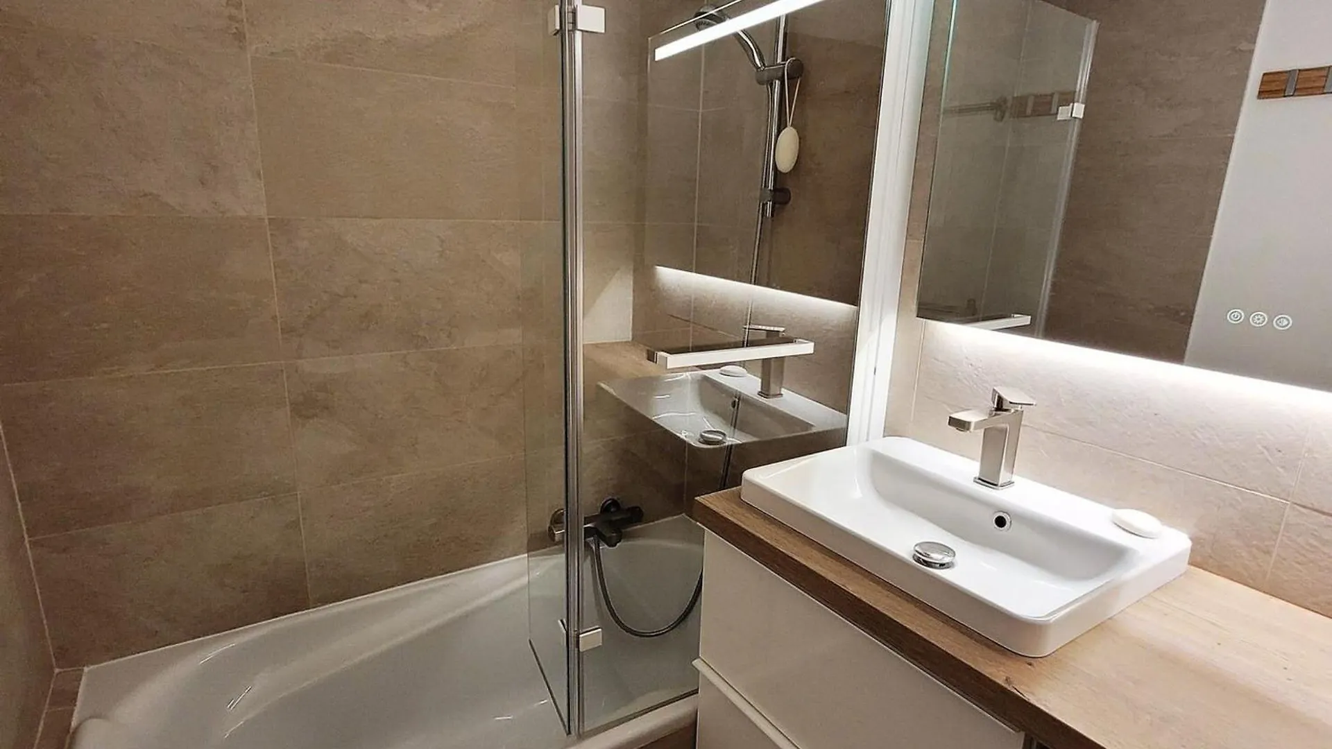 Bel Appartement Renove 2 Pieces Avec Balcons, Proche Du Centre, Parking, Wi-Fi - Fr-1-598-119 Les Gets France
