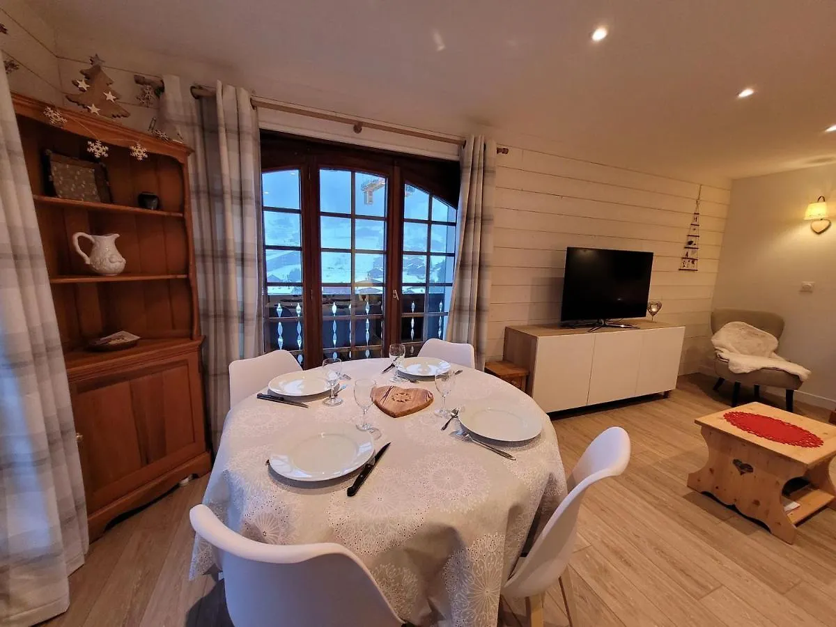 Bel Appartement Renove 2 Pieces Avec Balcons, Proche Du Centre, Parking, Wi-Fi - Fr-1-598-119 Les Gets Apartment